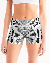 Load image into Gallery viewer, Craglines Shift Women&#39;s Mid-Rise Yoga Shorts
