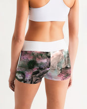 Load image into Gallery viewer, Chalkwater Crush Women&#39;s Mid-Rise Yoga Shorts

