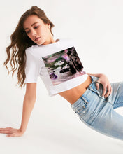 Load image into Gallery viewer, Chalkwater Crush Women&#39;s Cropped Tee
